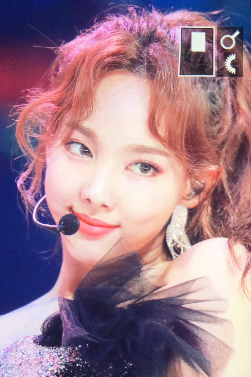 365jjk's tweet photo. #NationalGirlfriendsDay MY MF BUBBLEGUM BITCH SAID HELLO. SHE KNOWS WHAT SHE IS DOING TO ME. https://t.co/lt7xIjfzsW