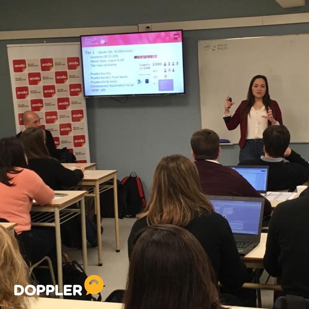 fromDoppler's tweet photo. #Benchmark2018 #EmailAutomationMarketing 📩
Nuestra CMO @msolromeo presentó en la @udepalermo 🇦🇷 #insights y #datosclave de todo tipo de empresas y marcas de #Latam que envían hasta 50.000 correos mensuales 📊 https://t.co/cHDvHk0eon