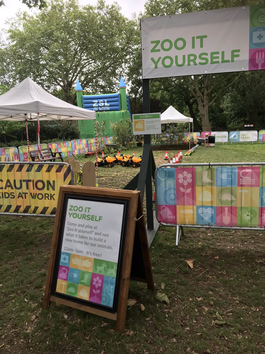 Pramstead_'s tweet image. #ZooItYourself -fantastic role play area for aspiring little gardeners, vets, zookeepers &amp;amp; other heroes at @zsllondonzoo! 👩🏽‍⚕️👷🏼‍♂️👨🏾‍🌾👩🏼‍🔧 #summerholiday #whatsonforkids #londonfamilyfun