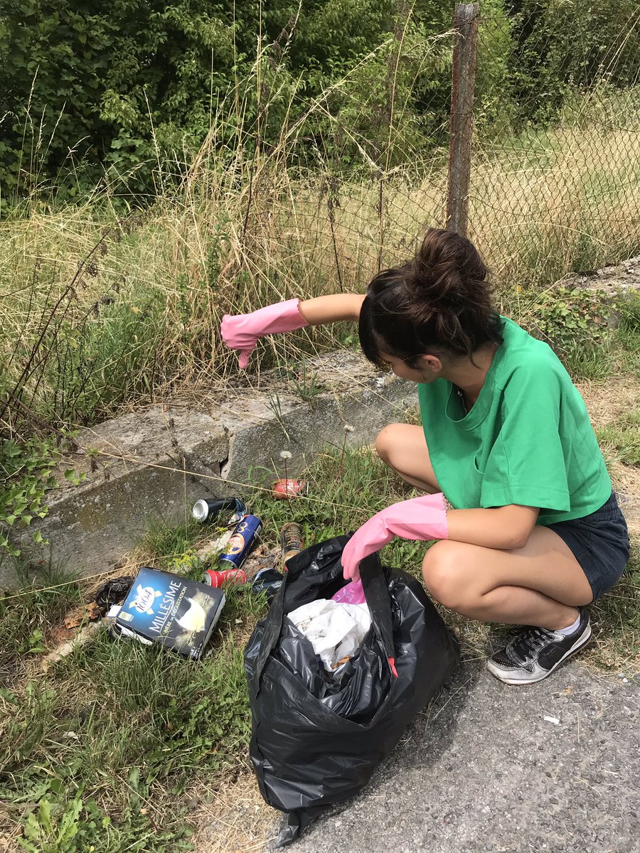 fatimabelmaati's tweet photo. 3 sacs poubelles, 440 mégots ramassés en 2 heures près du Canal de Saint-Quentin ! Viens sauver ta planète avec Eme et Fati #SaveTheEarth #ecology https://t.co/ybnCLD1Mkq