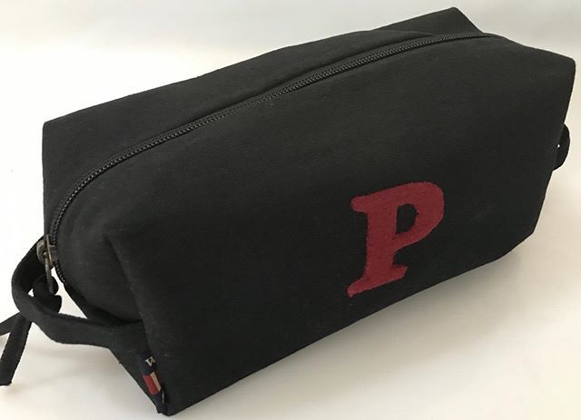 sureshjain64's tweet photo. Personalized Wash Bags with water resistant lining, longer zip for better access and holding loop on both ends for a practical and convenient handling!
#washbags #washbag #personalized #wovenmagic #productguru #autumnfair https://t.co/4QX0TplqfF https://t.co/JwumgUMCmo