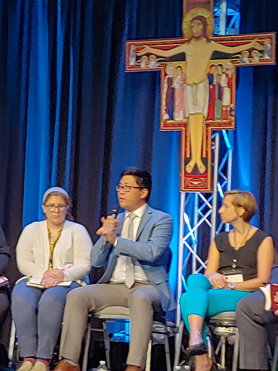 FrFrankSAC's tweet image. &quot;We are a Resurrection people, but to hide the sorrow is to mislead people.&quot; @rhude_dude on the Cross in growing in holiness and in vocational discernment #VoiceandVision #NationalDialogue