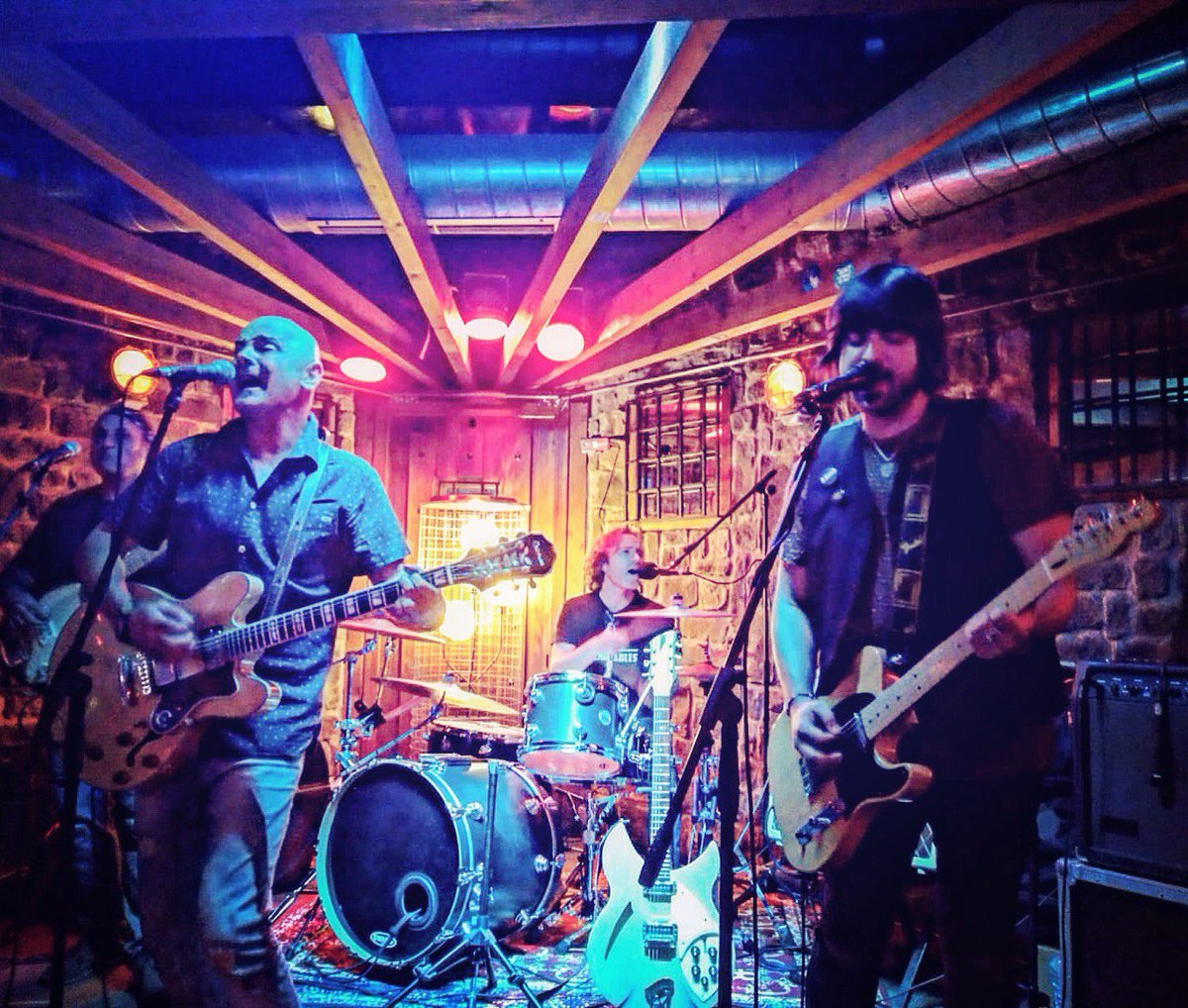 Entre dos mares (@entredosmaresct) on Twitter photo Allá por abril de 2015 nacen <a href="/LosRecortables/">Los Recortables</a> en #Cartagena 🎸 
Cuatro músicos con gran experiencia en el directo forman esta superbanda, miembros de proyectos como Liverpool, La Fonda, DaVinci o Remo Persutti 🎶
El 8 de agosto disfrutaremos de su energía sobre el escenario 🥁🤘 Allá por abril de 2015 nacen <a href="/LosRecortables/">Los Recortables</a> en #Cartagena 🎸 
Cuatro músicos con gran experiencia en el directo forman esta superbanda, miembros de proyectos como Liverpool, La Fonda, DaVinci o Remo Persutti 🎶
El 8 de agosto disfrutaremos de su energía sobre el escenario 🥁🤘