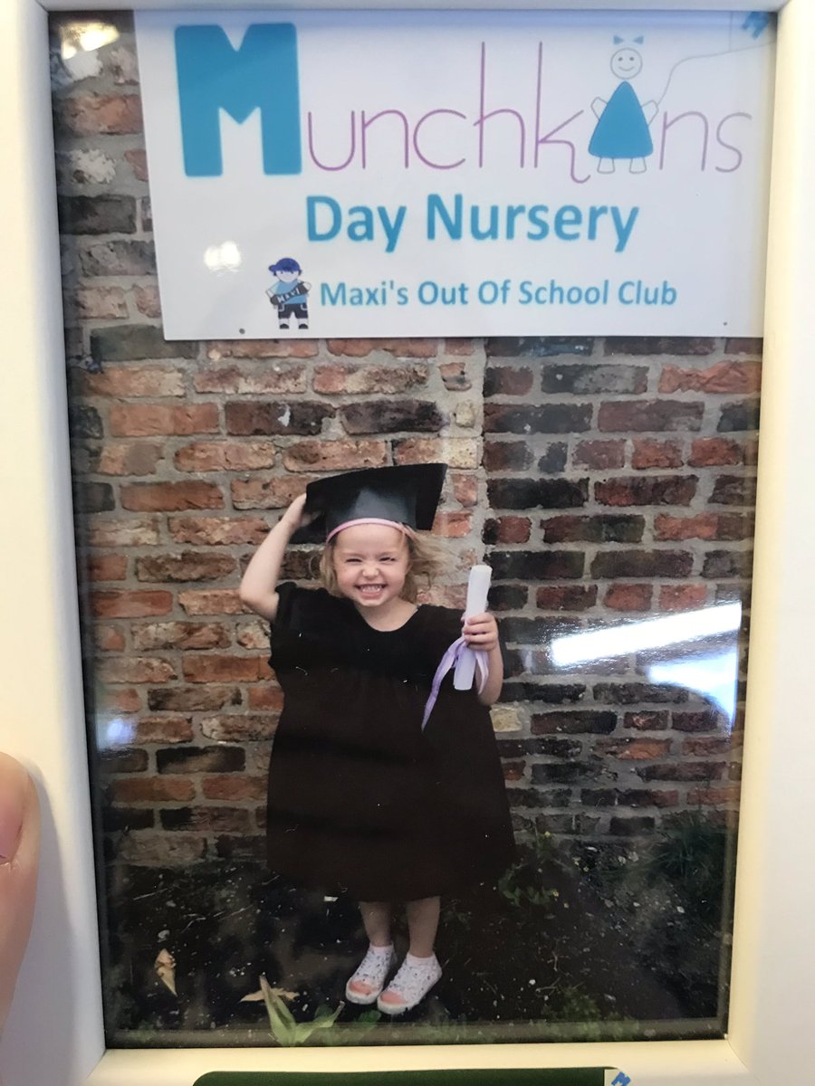 Look what just happened! #graduation #bigschooltime 🎓🎉🥰