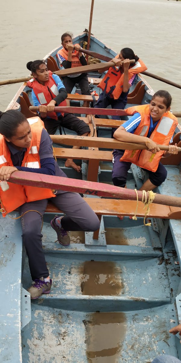 NCC_Dte_Gujarat's tweet photo. #Boatpulling commenced at bortalav Bhavnagar after monsoon showers...Rajkot Gp NCC , Guj DTE https://t.co/Ur2rIMX8n5