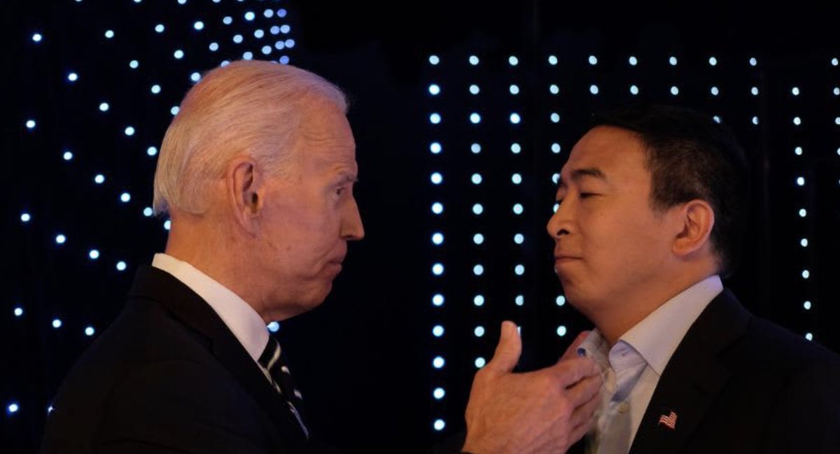 ThisSteveButler's tweet image. My fav debate photo. Uncle Joe calls tech support.