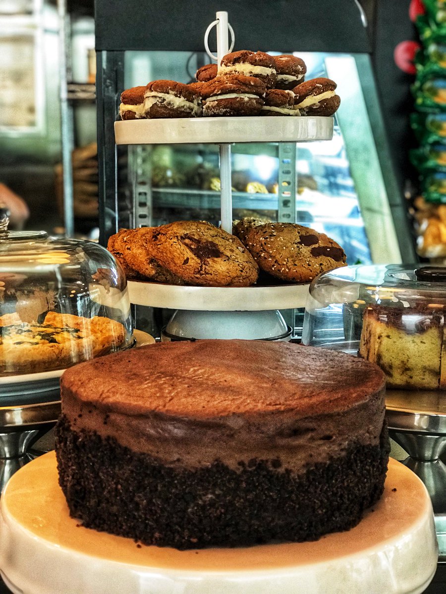 EatingBeagles's tweet photo. When you’ve got #DevinBraddock baking for you, you put her goods up front @Chugsdiner by @PIGinc Keep your 👀 open for #NaveMiami 🐟 too https://t.co/TNGFJ7tCRN