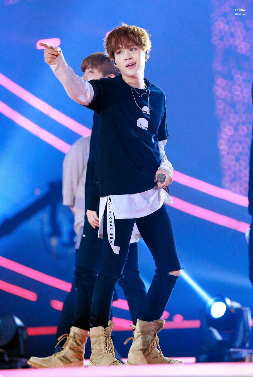 Бтс вся группа 2020. Fila x bts voyager collection. Чонгук бтс в полный рост. Группа бтс в полный рост. Бтс в полный рост.