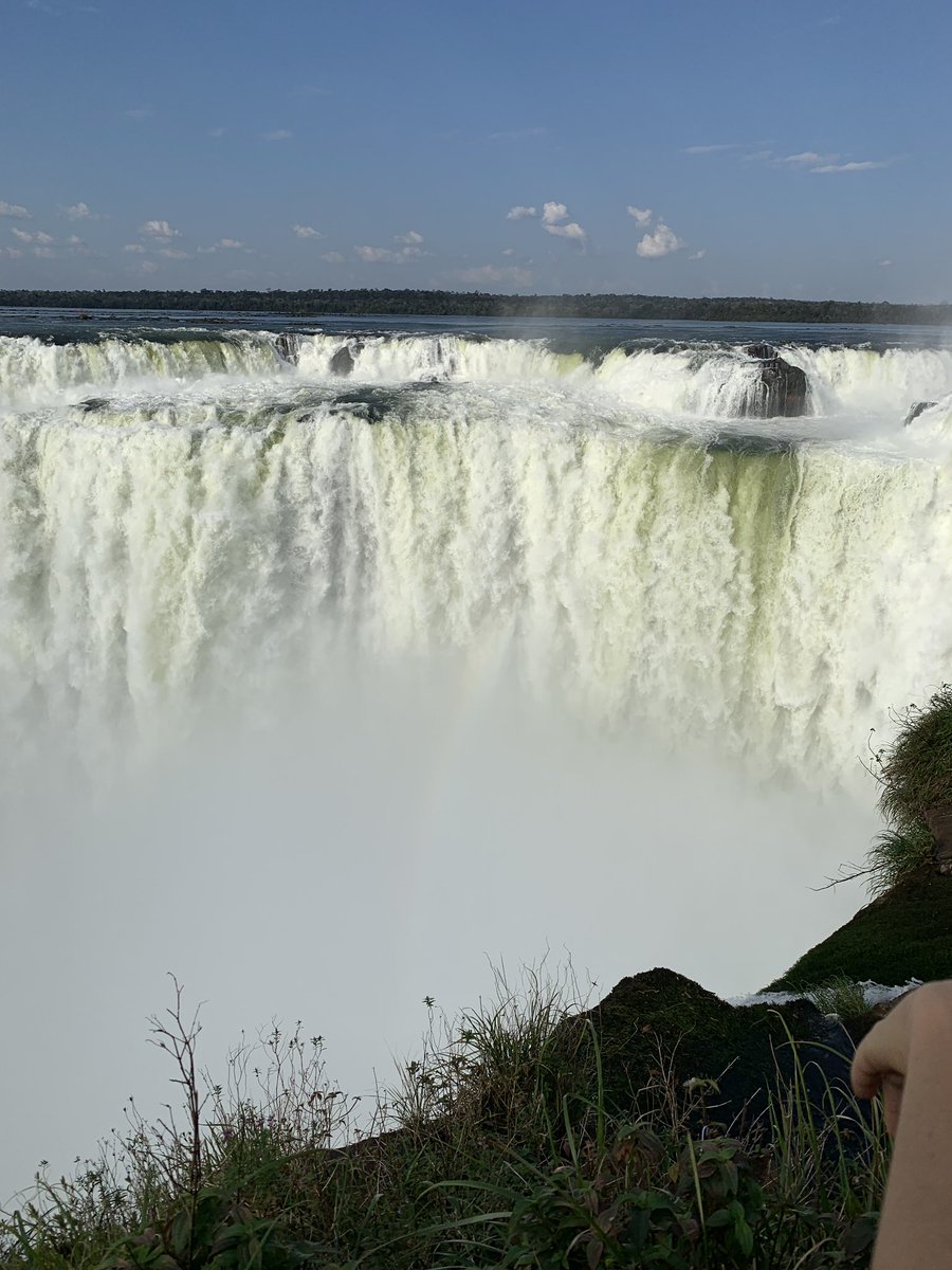 MaxiFriggieri's tweet photo. Conocer las Cataratas del Iguazú, en ambos lados (🇦🇷🇧🇷), es algo que tenés que hacer una vez en la vida.

Impresionante la naturaleza y la fuerza. También lo que hizo el hombre para poder ver y vivir todo de cerca @Mika_Monzon.

Agua, flora y fauna. Cuidemos todo esto. https://t.co/CyjbvUsbcM