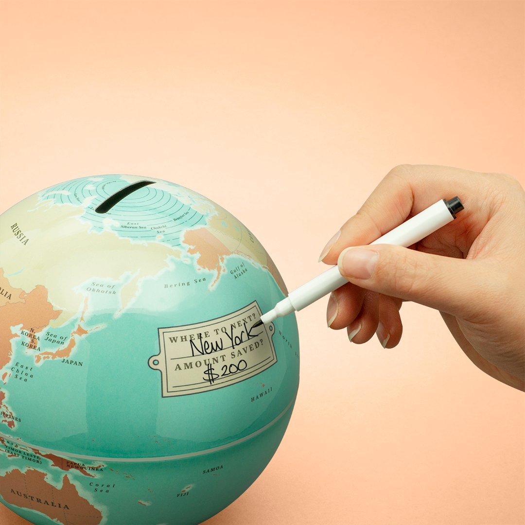 🌍 NEW ARRIVAL 🌏 Our new vintage style globe is the perfect way to save those pennies up for the trip of a lifetime - SAVE THE WORLD available on the site now! 💸🛫
luckies.co.uk/product/save-t…