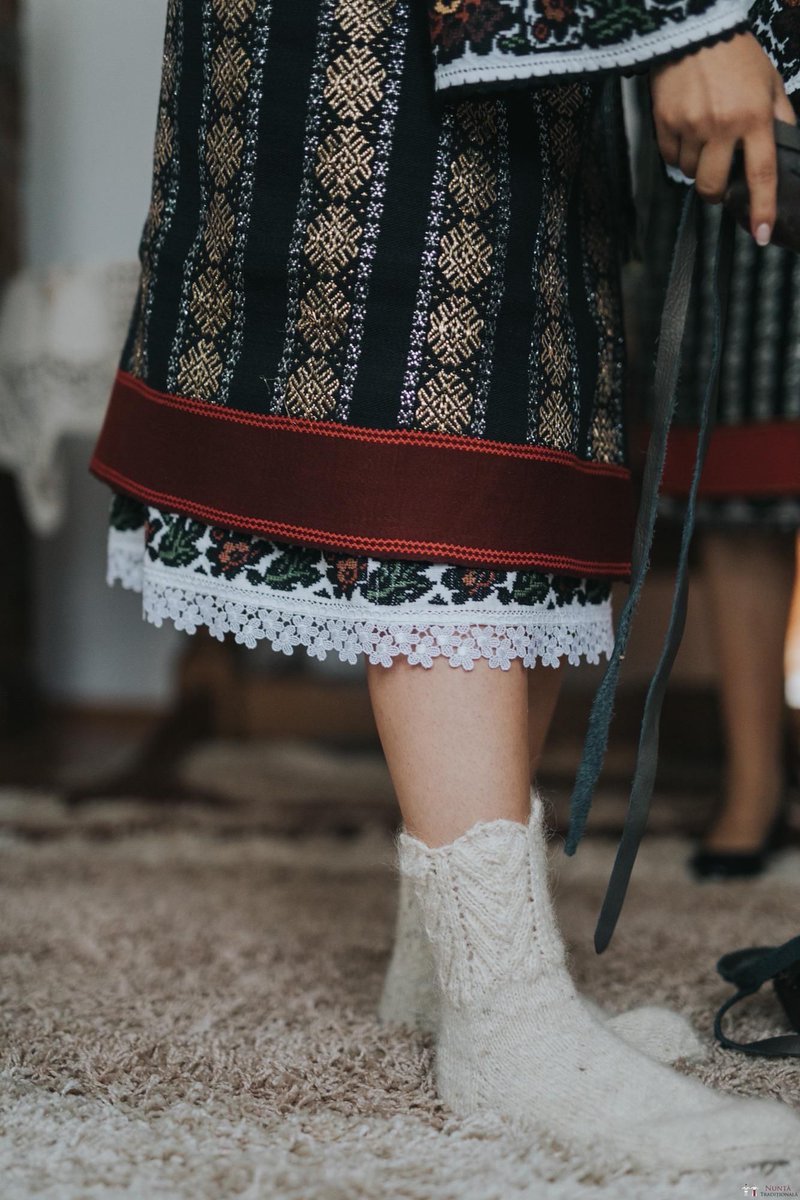 NuntaTradition's tweet image. Gătitul miresei
buff.ly/311Isrg

#NuntaTraditionala #NuntaRomaneasca #GatitulMiresei #Mireasa #PregatiriDeNunta #Traditii #Obiceiuri #PortIE #Nunta #Wedding #WeddingPhotography #TraditionalWedding #WeddingCustoms #Photography #PhotoShoot #Romania #RomanianWedding