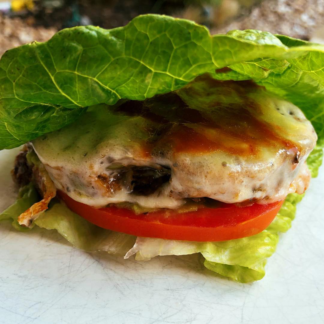 Christine on Instagram shared her burger using our Hot Dang patties and it made us want to cook one up right now! What's your go to meal for lunch?