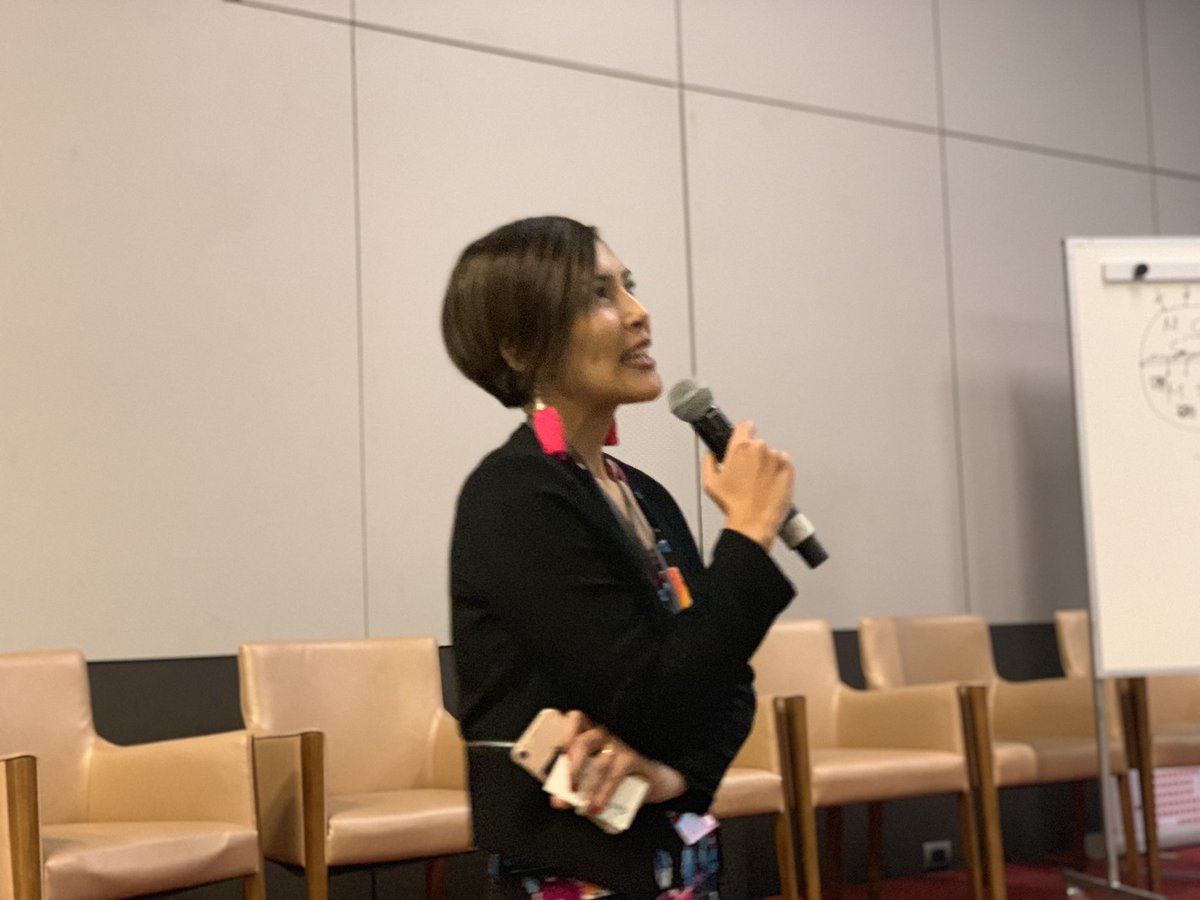 promocionachile's tweet photo. ¿Cómo puedo ser una agente de cambio en mi organización? Qué habilidades no está costando desarrollar a muchas mujeres? #visibilidad #influencia #comunicación @Priscilla_zamor @wimchile #wimtalk https://t.co/18iXvD6pp2