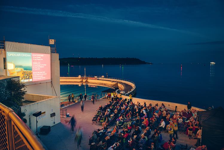 OceanCitySights's tweet photo. 🎟🎭 The @PlymArtsCinema Open Air Cinema kicks off tomorrow at Tinside Lido! If you're attending we've got a special something for you... Show our driver your Open Air Cinema ticket and you can get 20% OFF adult and child Ocean City Sights fares! (*subject to t&amp;cs) https://t.co/gTuSIBiXwk