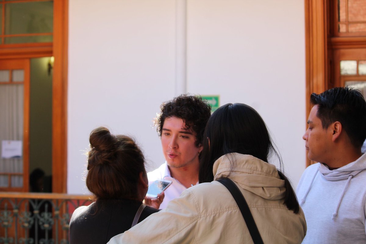 R_JaimeMedina's tweet photo. En entrevista compartí el tema expuesto ante el H. Ayuntamiento que toca el tema sobre la prohibición a los plásticos, también comente que se viene trabajando un proyecto de iniciativa para el programa en la Ciudad: "HOY NO CIRCULA" en Pachuca. https://t.co/JO52yWeKKA