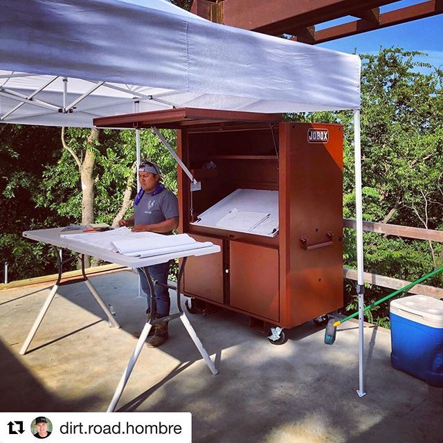 MattRisinger's tweet photo. An organized and clean jobsite bodes well for a good #build! Some good stuff here at Alex’s job. what’s your takeaway from this pic? #construction by #Risinger #jobox by @crescent_tool #Repost @dirt.road.hombre ・・・
Mission Control (thanks Jobox!)
Gr… https://t.co/QxYGZRV1yY https://t.co/YDhCknMJLJ