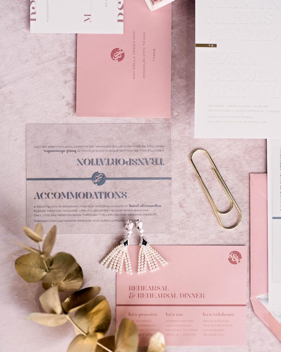 A complete dream wedding invitation suite flatlay ☁️🌙😍 Small details make a huge impact.
Photos: PharrisPhotos  pharrisphotos.com