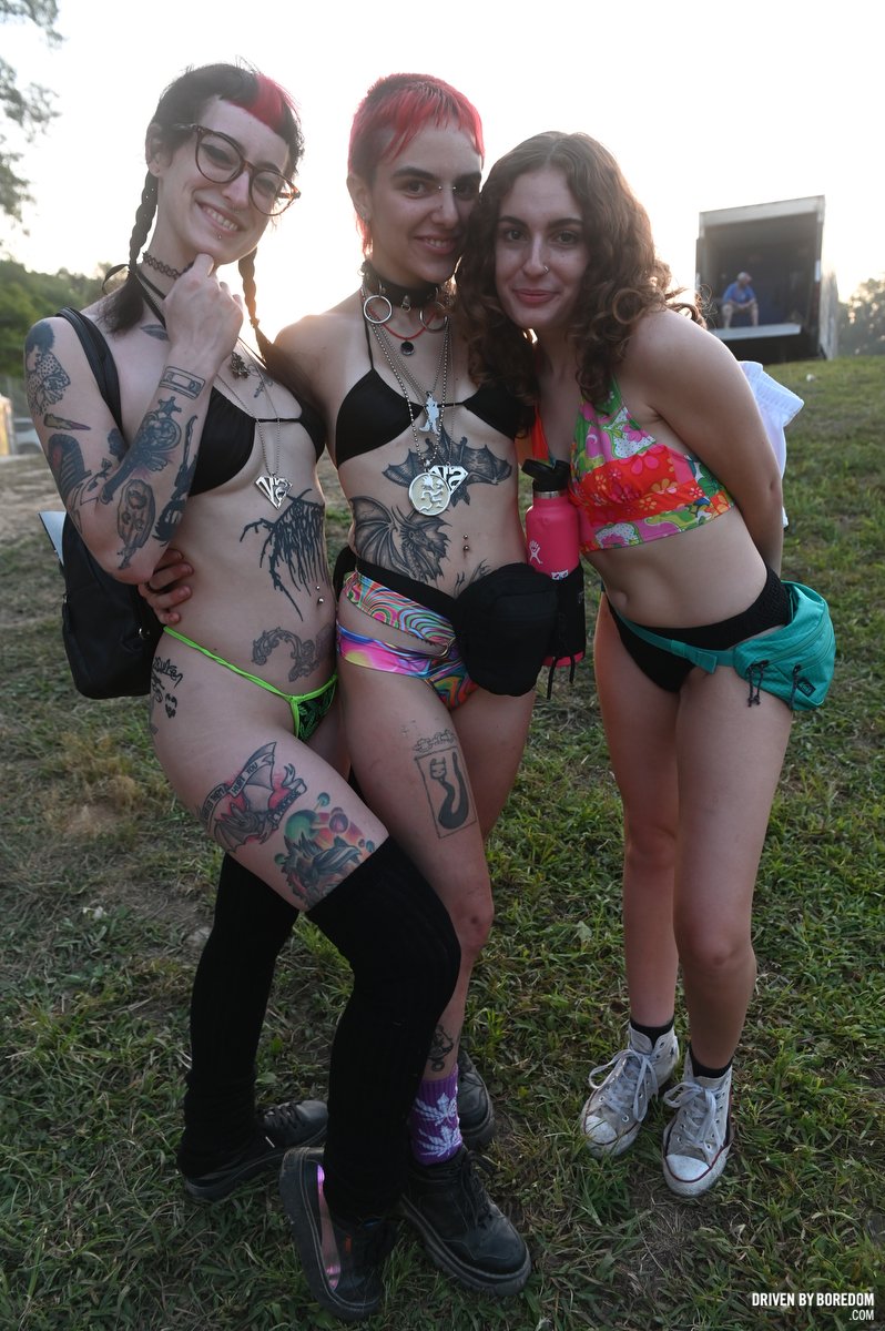 and also can we talk about these cute goth juggalos? @classiclowlife. 