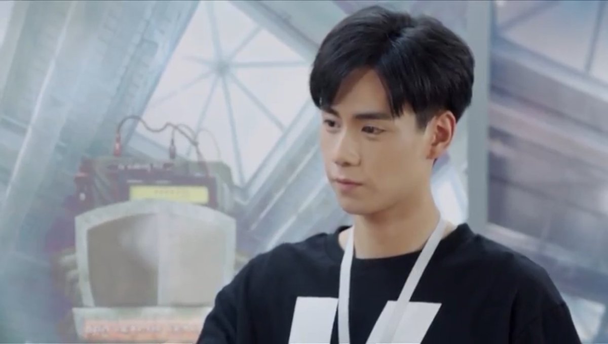 wwhsb_ksj's tweet image. he really likes short-haired ladies huh 🤗 #GoGoSquid #huyitian #wubai