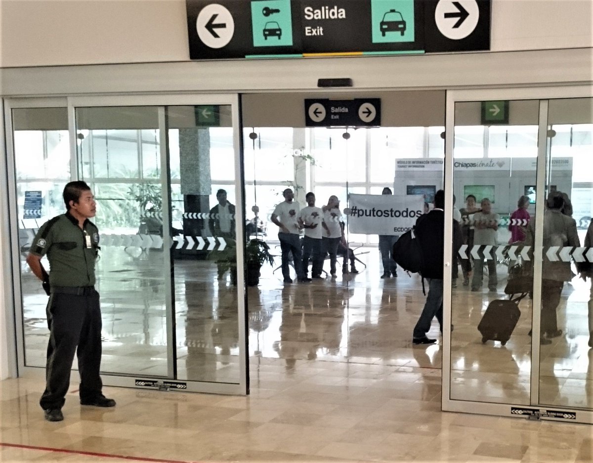 Estas son bienvenidas! #Chiapas un estado que sabe de luchas y reivindicaciones.
#ECDQEMSD #Podcast Aterrizaje México 2015
Aeropuerto Internacional de #TuxtlaGutiérrez #ÁngelAlbinoCorzo #Tuxtla