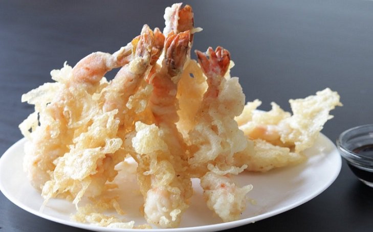 RestoMatsui's tweet photo. Japanese chefs tend to coat tempura differently depending on how they are served and eaten. 

#tempuralover #tempura #shrimptempura #vegetabletempura https://t.co/0xso7gXFIk