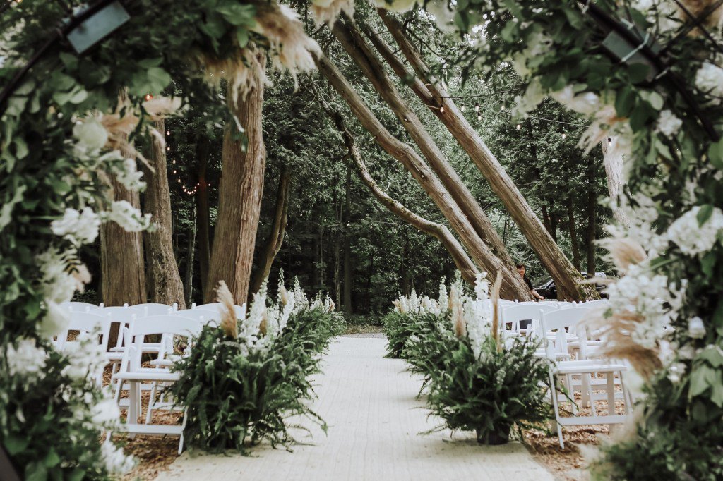 Elegant Bohemian Backyard Wedding | Bryelle &amp; Brad nichephoto.com/elegant-bohemi…