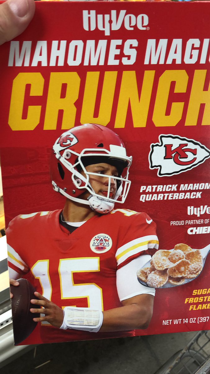acklo63's tweet photo. @mitchholthus just made it to @HyVee to get my box of @PatrickMahomes cereal. Maybe someday I can get it autographed someday. @Chiefs https://t.co/A3oXZ1yp2l