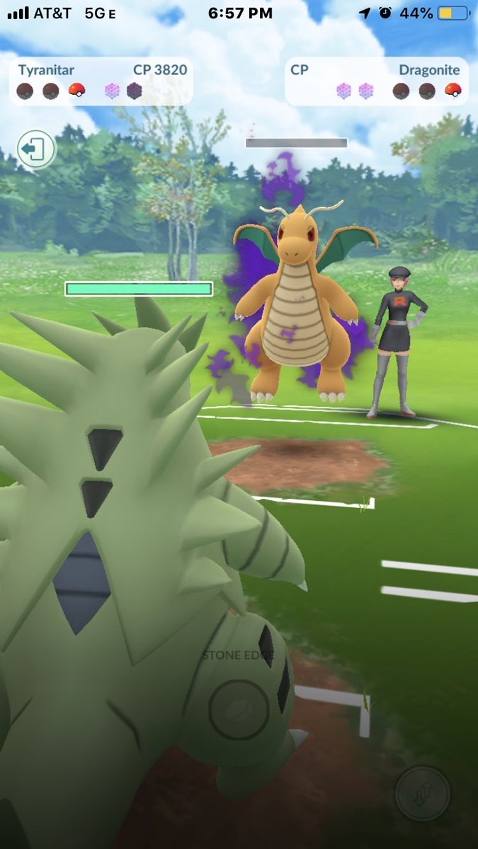 TheRealMista617's tweet photo. @NianticLabs did this today and was about to beat it and it froze I backed out and it no longer was there https://t.co/U15bA5g3oI