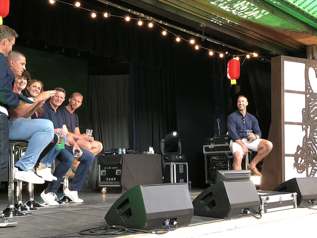 djdigitalmoose's tweet photo. Loving the roasting @StephenFerris6 got tonight. @Heineken_IE throwing another wonderful event for the rugby fans #StarInJapan #welovefreestuff #irishrugby https://t.co/my6wwrAXHv