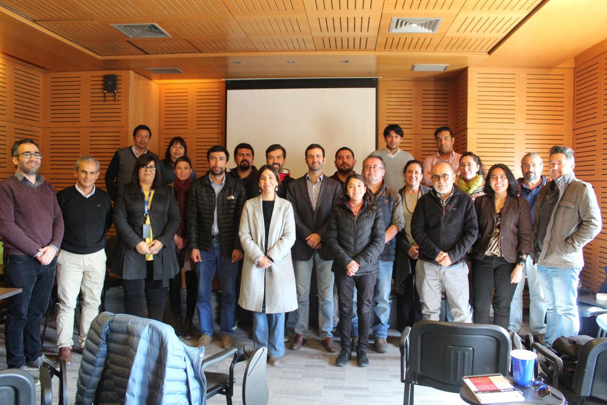 MMAAtacama's tweet photo. #ChileEnMarcha
Se realizó primera reunión de  mesa  técnica asesora para elaboración del Plan Regional de Cambio Climático en Atacama. La actividad fue convocada por el @Seremi_MMA_III, para analizar indicadores de amenazas climáticas a nivel regional. https://t.co/AZUoTzCsGO