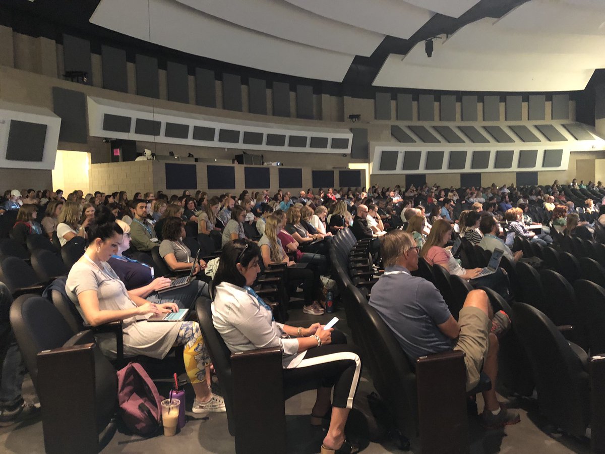 CSDISD's tweet photo. @canyonsdistrict teachers are learning best teaching practices supported by technology at #CSDtechsummit today. #csdistheplacetobe https://t.co/VEzSnOHM8w