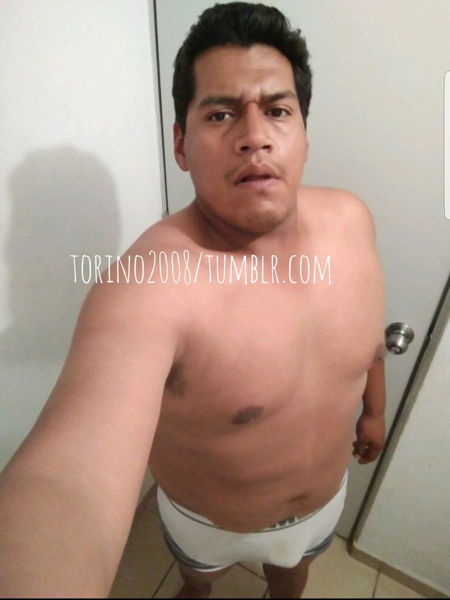 Torinohot2's tweet photo. Hola pajeros Aquí les dejo a este chacal mexicano aquí puros packs! #heterosengañado #bulge #paquete #mexicano #chacal #gays #gay #justforfan https://t.co/ps7QBWaryT