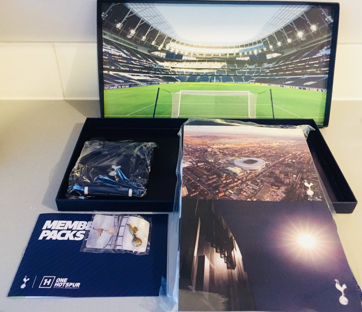 🚨COMPETITION TIME 🚨You can win this season’s official season ticket membership pack that has just dropped by simply following <a href="/Lilywhite_Rose/">Lilywhite Rose</a> &amp; RT this post. Good Luck, winner announced at 8.30pm tomorrow. #COYS