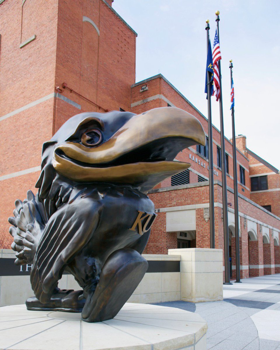 KUFMS's tweet photo. Jayhawk pride.  We can accomplish anything we set our minds to.  This rings true after graduation as much as it does during our college careers.

#jayhawkpride
#goodvibes
#inspire
#gobig
#kufms https://t.co/JOr4A0KCbn
