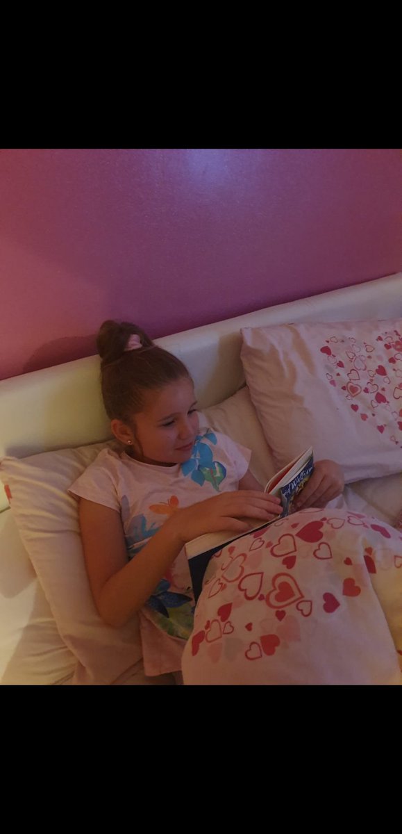 LeeFinnemore's tweet photo. Relaxing with a book before the lights go out.zzzzz
#MNASummerReadingBingo https://t.co/dYwkAj9hzp