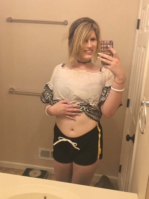 I think this is the first picture of me fully clothed. https://t.co/d7FApYEO2t