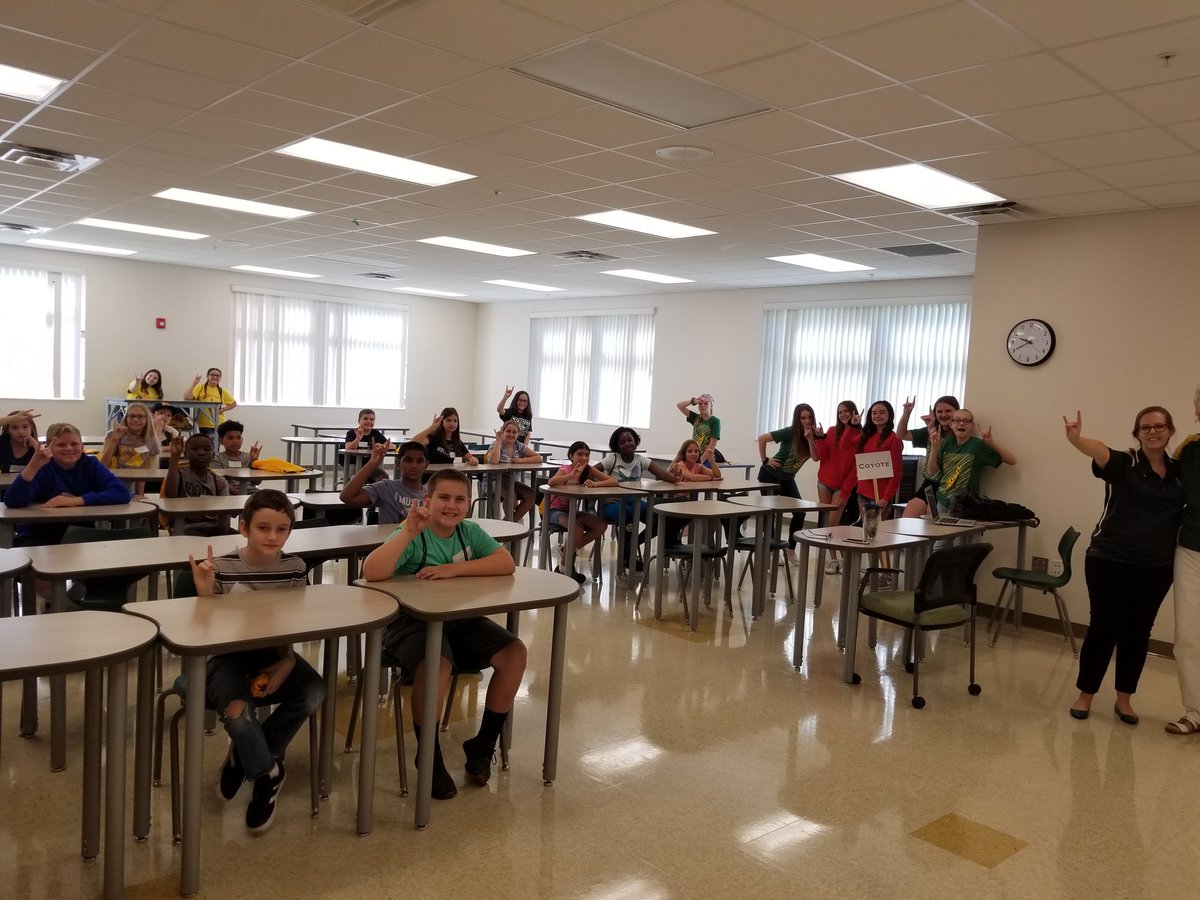 TheCoyoteWay's tweet photo. Such a wonderful day with our newest coyotes at our annual Howlapalooza!! https://t.co/UpRJj6VyPA