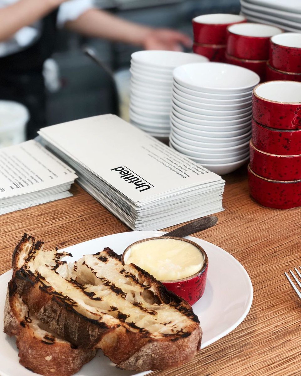 Bread-y and waiting. 📸: <a href="/heju_u/">🍡</a>