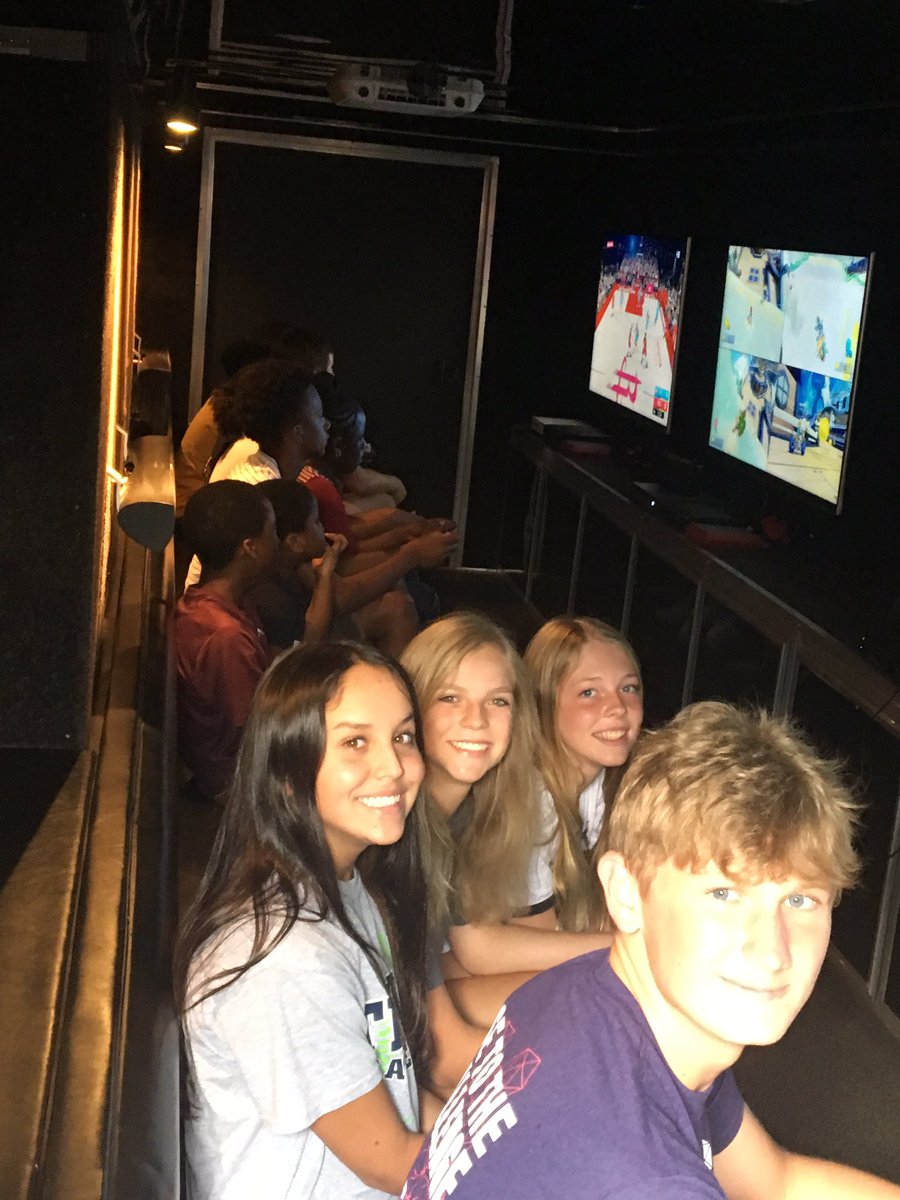 FultonZone6's tweet photo. Our @3DEschools kickoff event for @nvtitans @NorthviewTitans completely planned and led by our awesome 3DE class of 2022!  Welcome back! @CorrigantTim @FultonCoSchools food trucks, games trucks and getting fired up for learning! https://t.co/G6kaQee5Kf