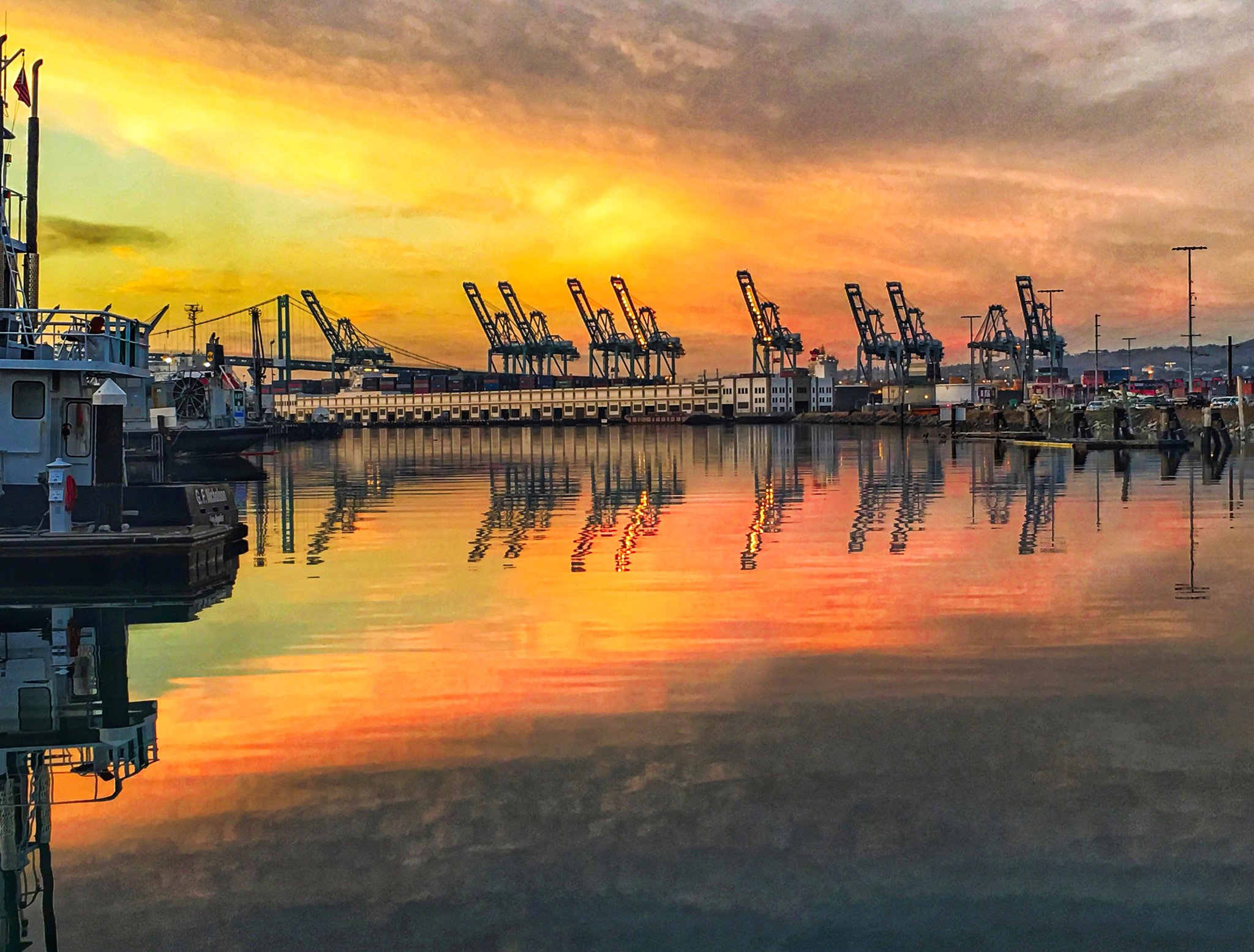 Port of Los Angeles on Twitter "Leviathan cranes at sunset. August
