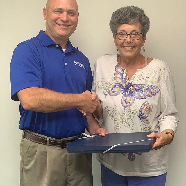 redlandbrickinc's tweet photo. Redland Brick would like to thank Sue Kline for her 32 years of service to the Redland Brick company! We wish Sue a very happy retirement! #redlandbrick #thankyou https://t.co/hdLQcftskF