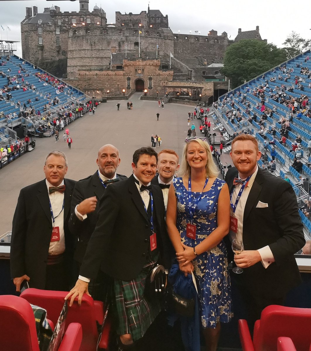 Brilliant 2 have a third sector collab in the Royal Gallery at the @EdinburghTattoo preview night thanks to @ArmyComd51X @BritishArmy - SMILE @scotsportassoc @paul_reddish @DofEBarry @LeaskGeoff @chrisloughton97