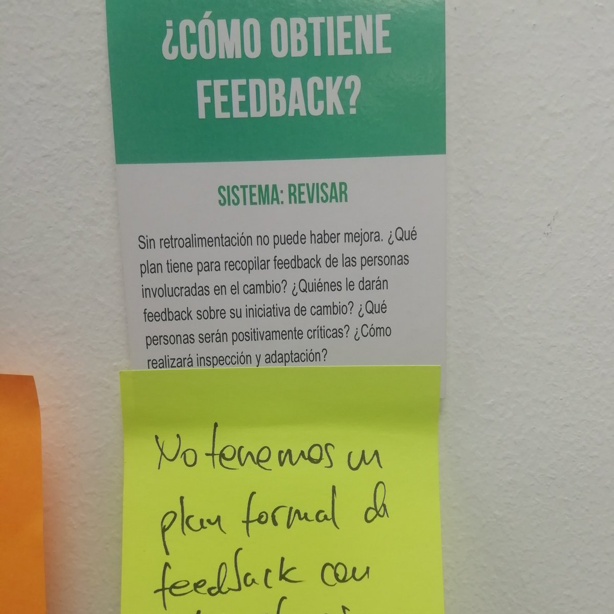 carloshidalgola's tweet photo. Las preguntas nos obligan a reflexionar sobre nosotros mismos. Las preguntas nos hacen dar un paso atrás, mirar hacia adentro y profundizar en por qué hacemos lo que hacemos. #leanchange #cards #changemanagementgame @ChaosMonkeyLA #leadingchange https://t.co/lK9c19cT7A
