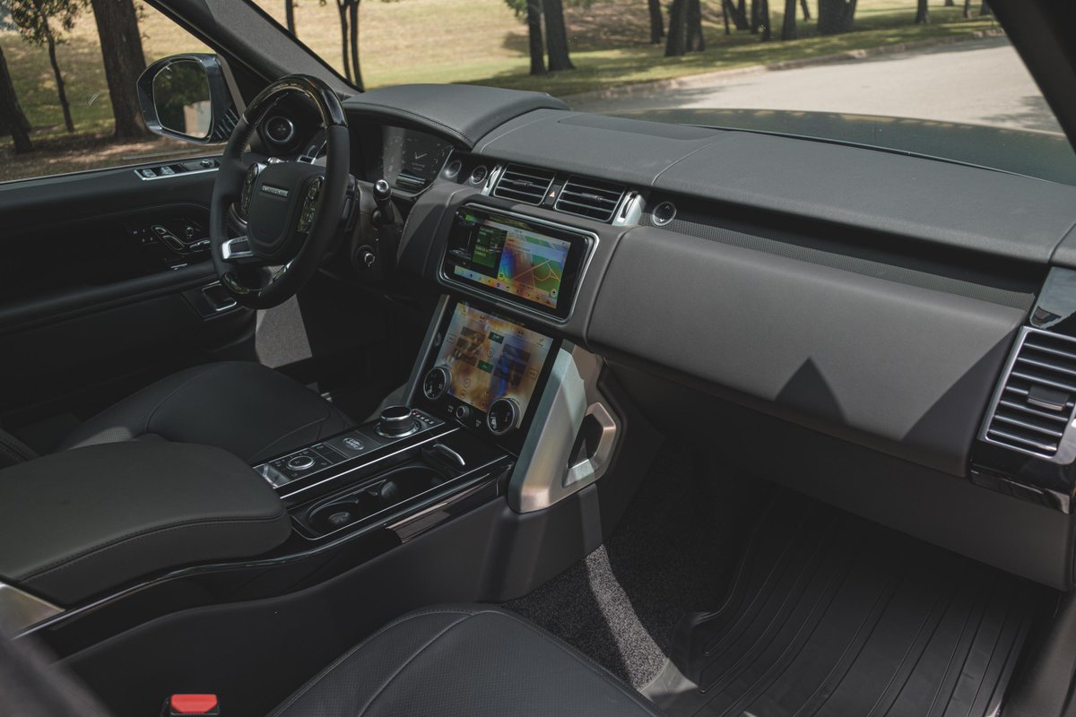 The first 2020 Land Rover Range Rover just arrived. And oh what a color - Bosphorus Grey from the SVO Premium Paint Palette! Details on the Premium Paint Palette: ow.ly/96vD50vkiLZ #AutobahnLandRover #AutobahnFW #LandRover #RangeRover