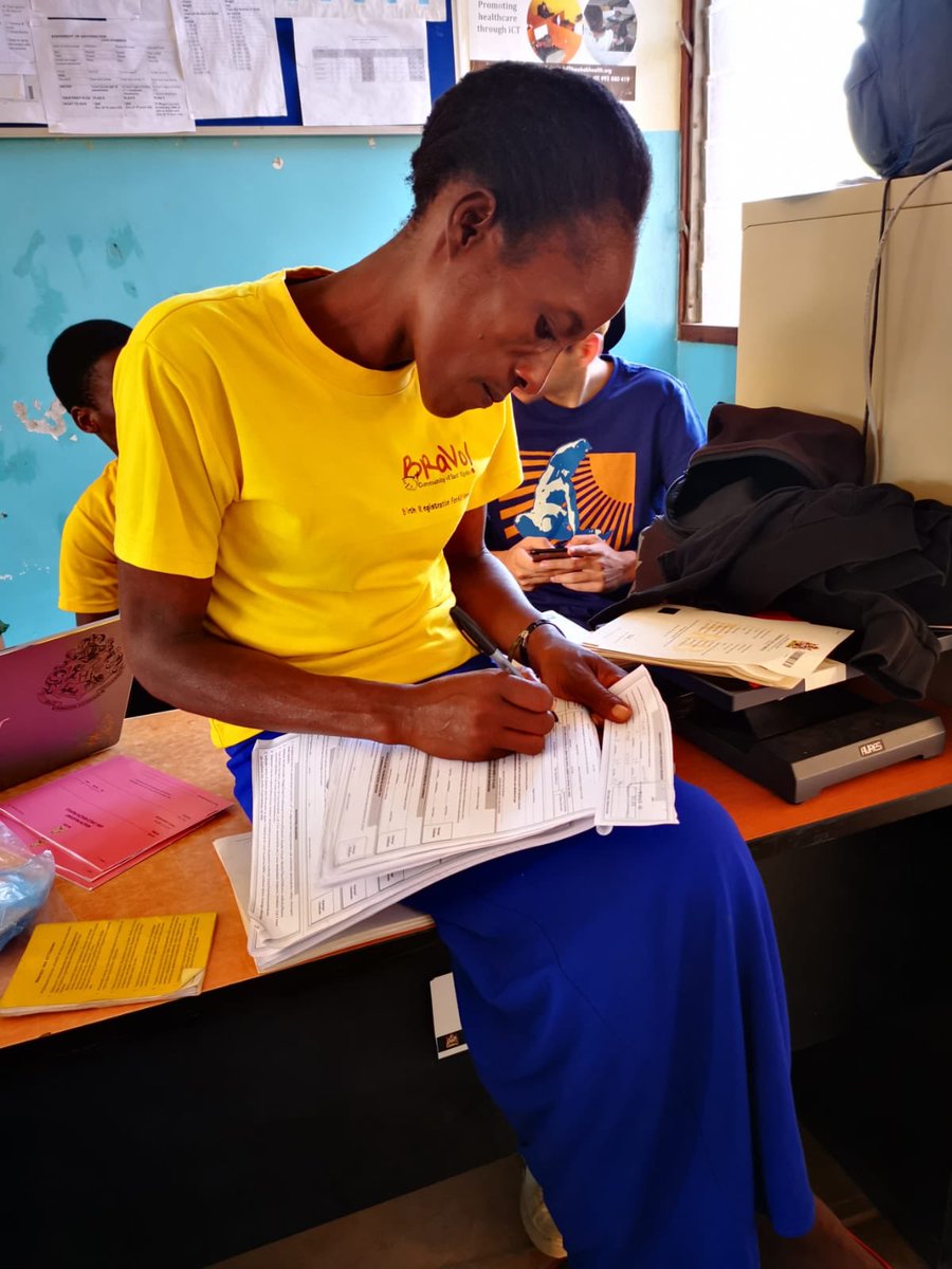 Sara_Chiappori's tweet image. A #Balaka i GxP di #Genova e Napoli collaborano per @BRAVOProgram: in particolare nel reparto di maternità dell’ospedale registrano le nuove nascite x garantire un nome e un #futuro migliore ai bambini: così finalmente esistono! @santegidionews @gxlapace #birthregistration