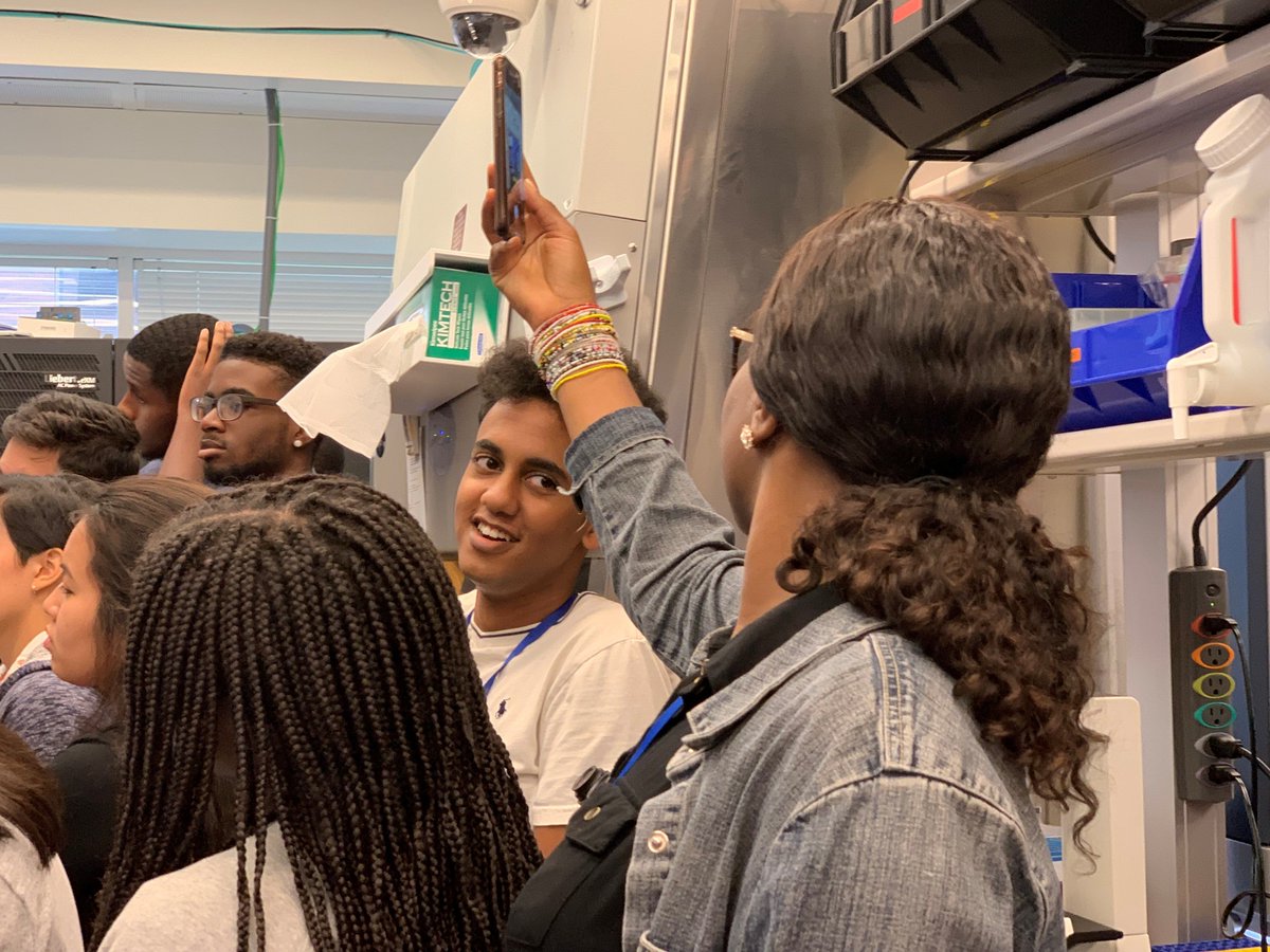 ncats_nih_gov's tweet photo. Three million tests in one week – #DYK that’s #WhatsHappeningInTheLab?
High school students in @NIH’s HiSTEP program visited NCATS and toured our #Robotics Lab! #STEMeducation
Thanks for showing them around Charles "Pepper" Bonney! https://t.co/gtWNPAEMIg