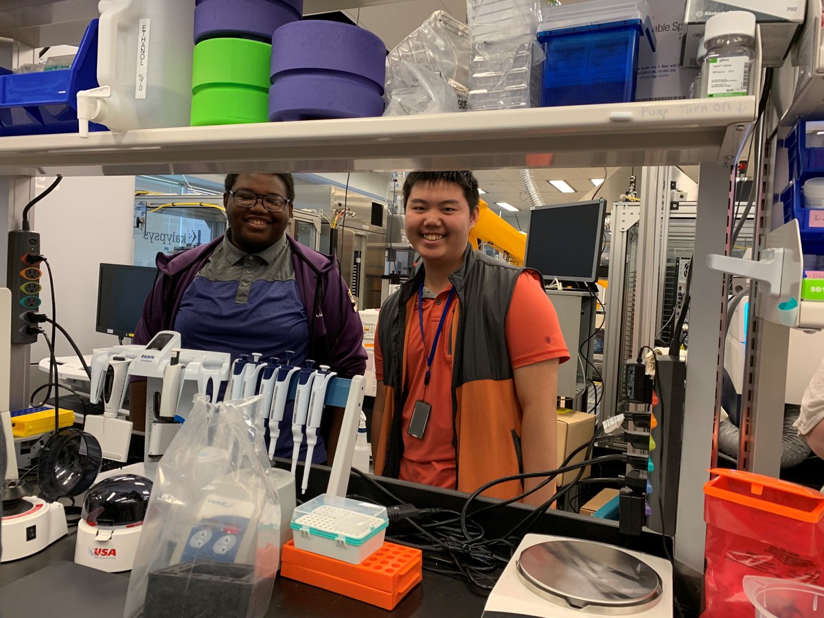 ncats_nih_gov's tweet photo. Three million tests in one week – #DYK that’s #WhatsHappeningInTheLab?
High school students in @NIH’s HiSTEP program visited NCATS and toured our #Robotics Lab! #STEMeducation
Thanks for showing them around Charles "Pepper" Bonney! https://t.co/gtWNPAEMIg