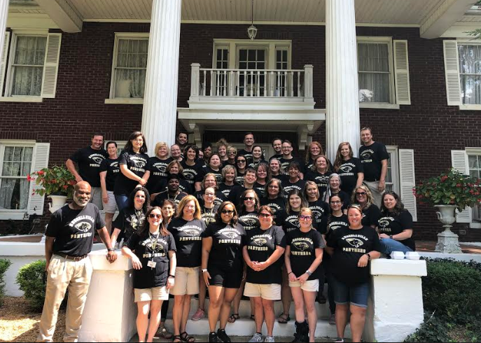 RVKsesfrc's tweet photo. Group pic after day of home visits - one of my favorite days of the year.  There is POWER in Learning, and what better way to learn about our students than to visit them at home.@FRYSCKy https://t.co/cOF6NH2iep
