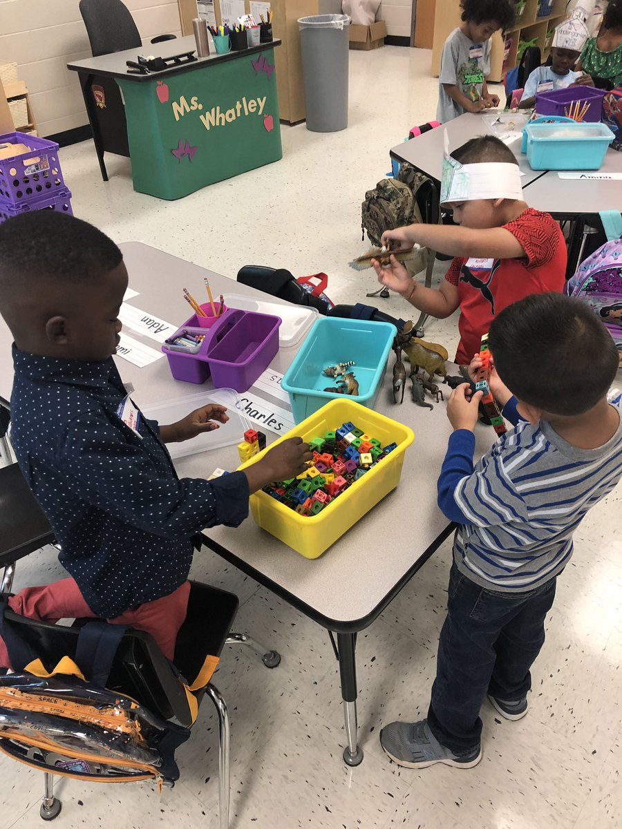danniem720's tweet photo. What a great first day of school! The kiddos loved exploring some of the things we have in our classroom! Great practice for building responsibility and teamwork! #Clarkdale #FunFirstDay https://t.co/yFoazC1NP4