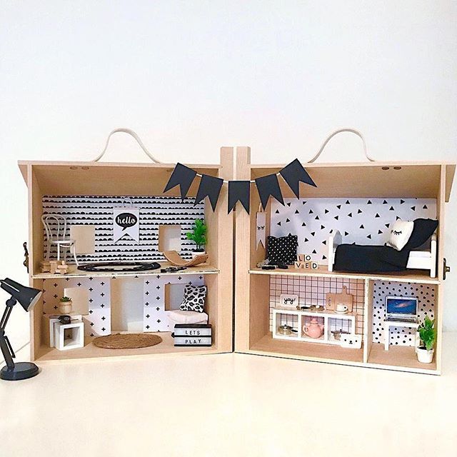 TheModernBaby's tweet photo. ▲ DOLLS HOUSE GOALS ▲ Who remembers this creation from @oliveroseuk?! 😍 It just goes to show how versatile the holdie houses really are....and there are still a few available to by online! Sadly they don't come full decorated or furnished like this, … https://t.co/lflKszjaL7 https://t.co/dFw5p1ujk3